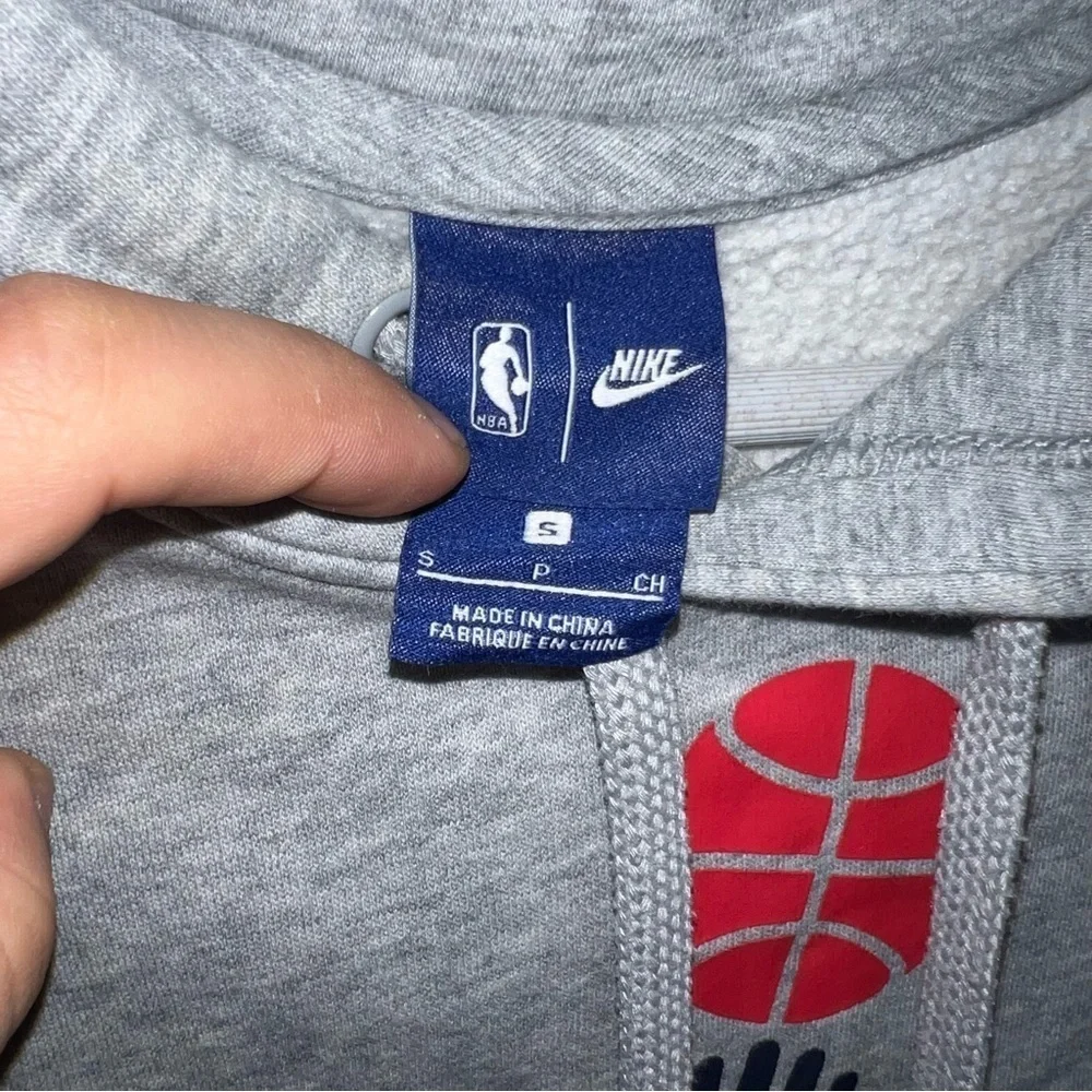 EUC Nike Washington DC Wizards NBA Sweatshirt Hoodie